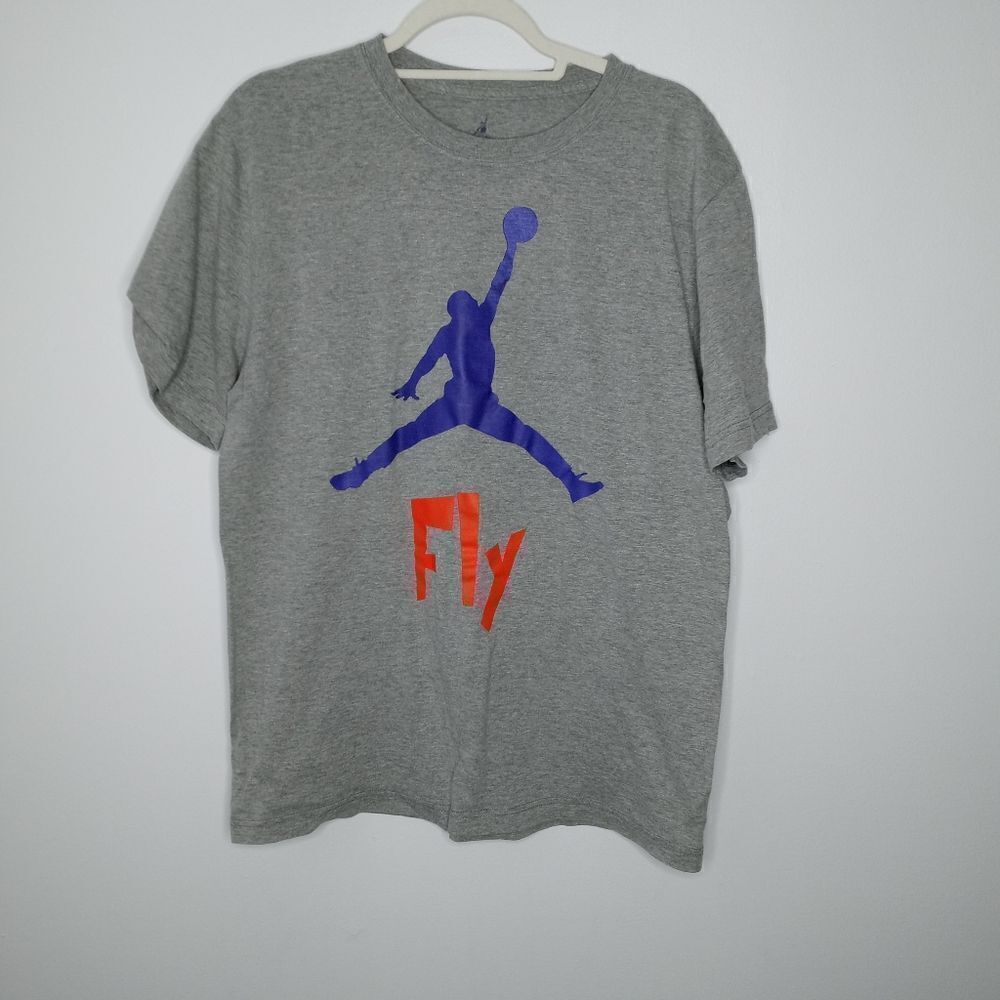 Jordan graphic tee size large